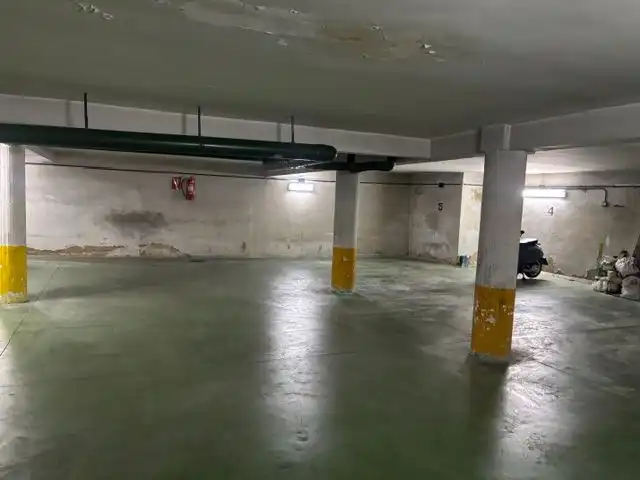 Aparcament de Garatge de lloguer en Valencia