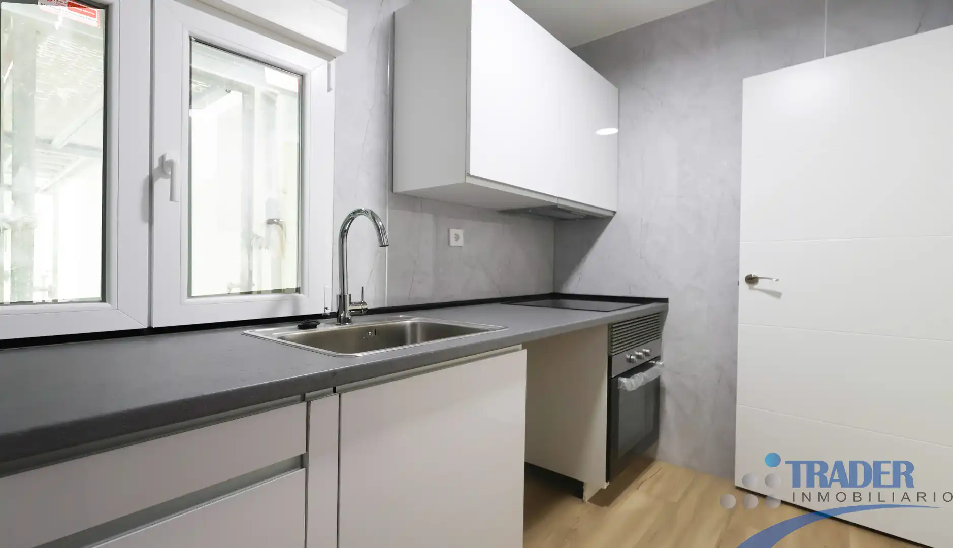 Cocina de Piso en venta en Alcorcón con Calefacción, Jardín privado y Terraza