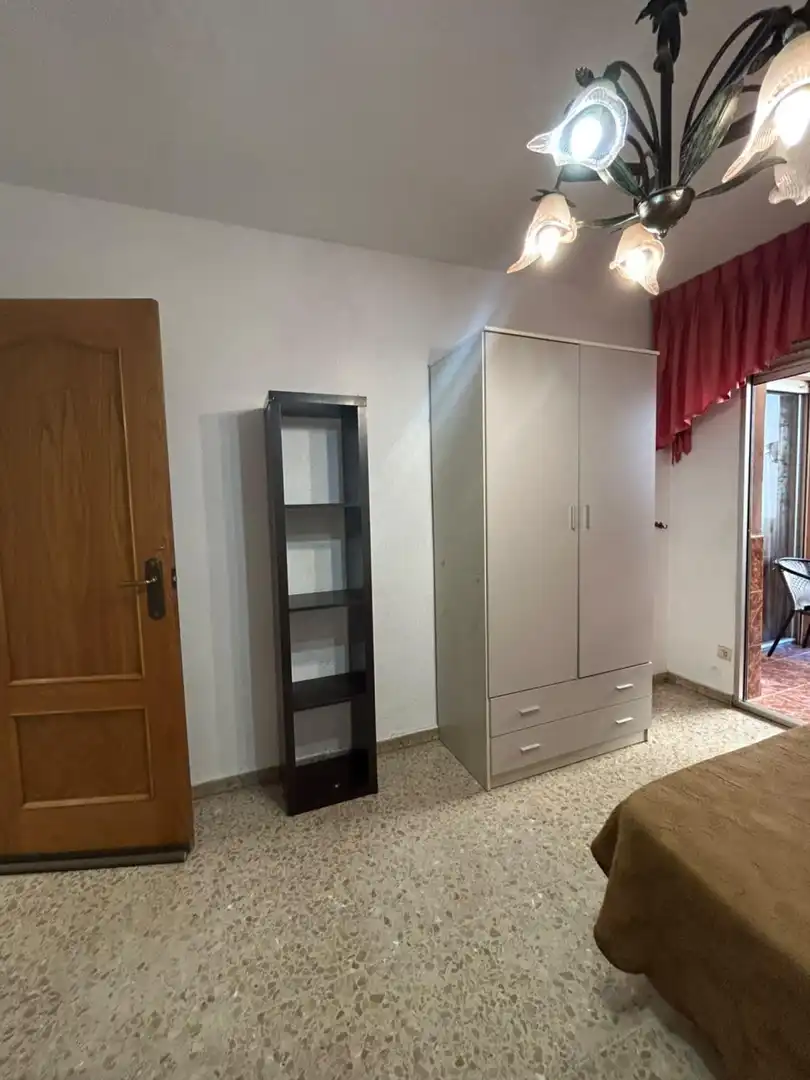Dormitori de Apartament per a compartir en Mislata amb Moblat, Forn i Rentadora
