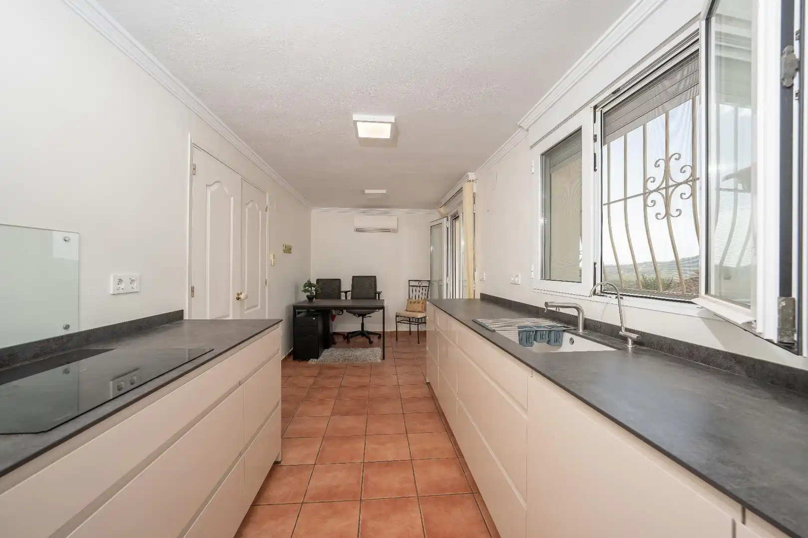 Cocina de Casa o chalet en venta en Xaló con Aire acondicionado, Jardín privado y Terraza