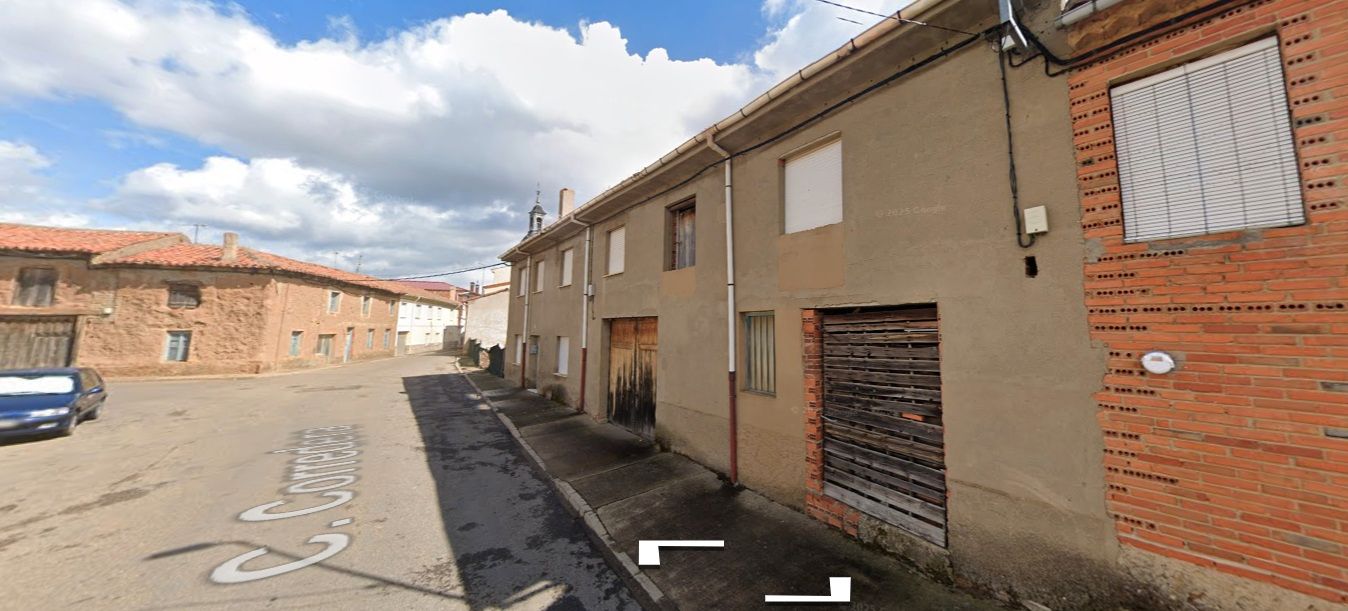 Vista exterior de Casa adosada en venda en Llamas de la Ribera amb Traster