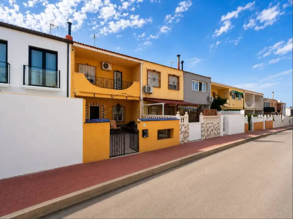 Vista exterior de Casa o chalet en venta en Torrevieja con Aire acondicionado, Calefacción y Terraza