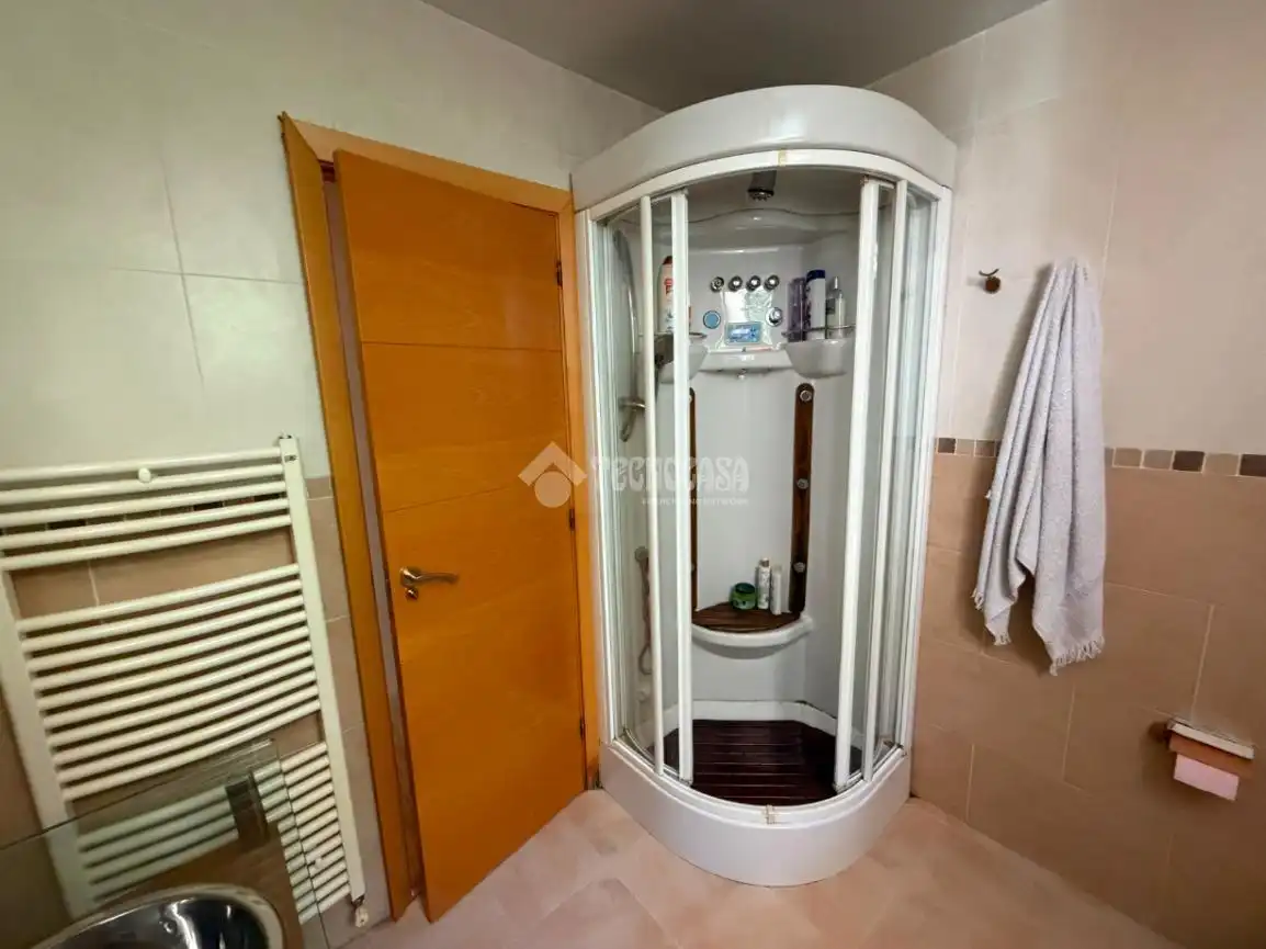 Bathroom of Houses for sale in Paracuellos de Jarama  with Heating