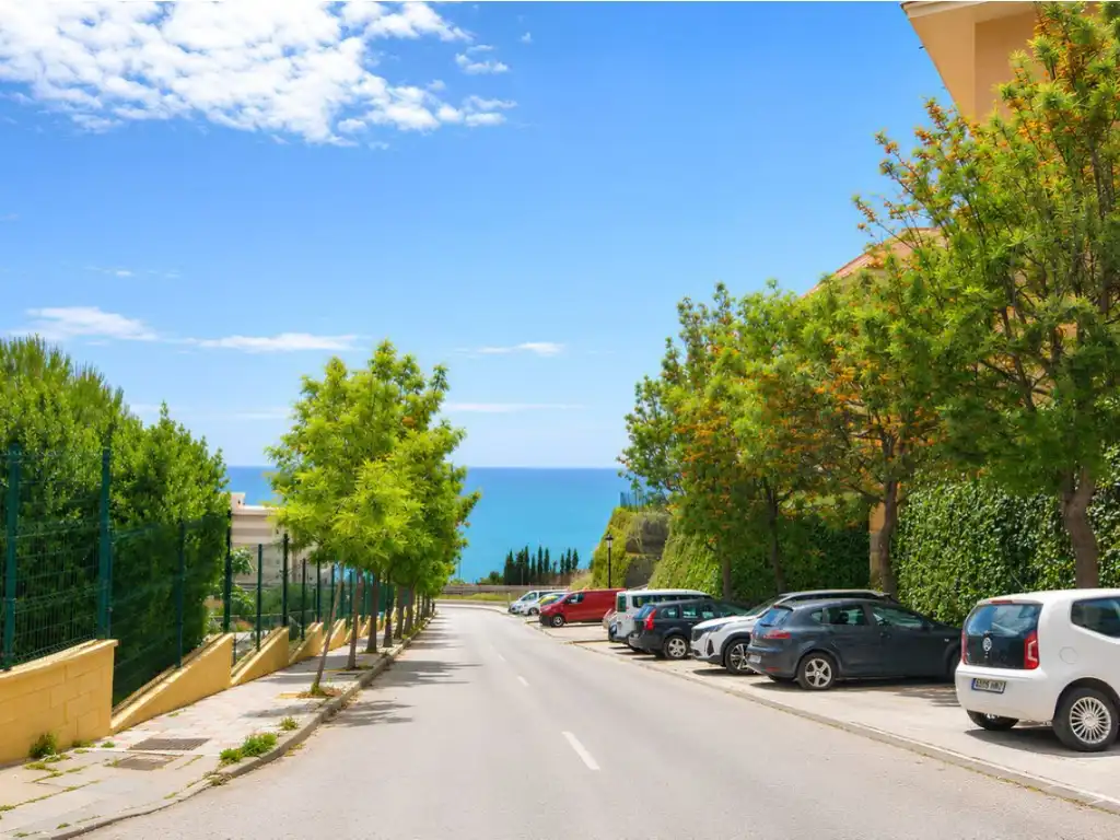 Vista exterior de Pis en venda en Fuengirola amb Aire condicionat, Jardí privat i Terrassa