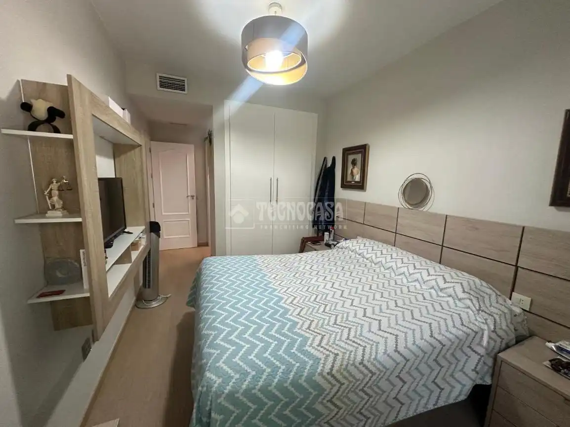 Bedroom of Flat for sale in Sevilla  with Air Conditioner, Heating and Furnished