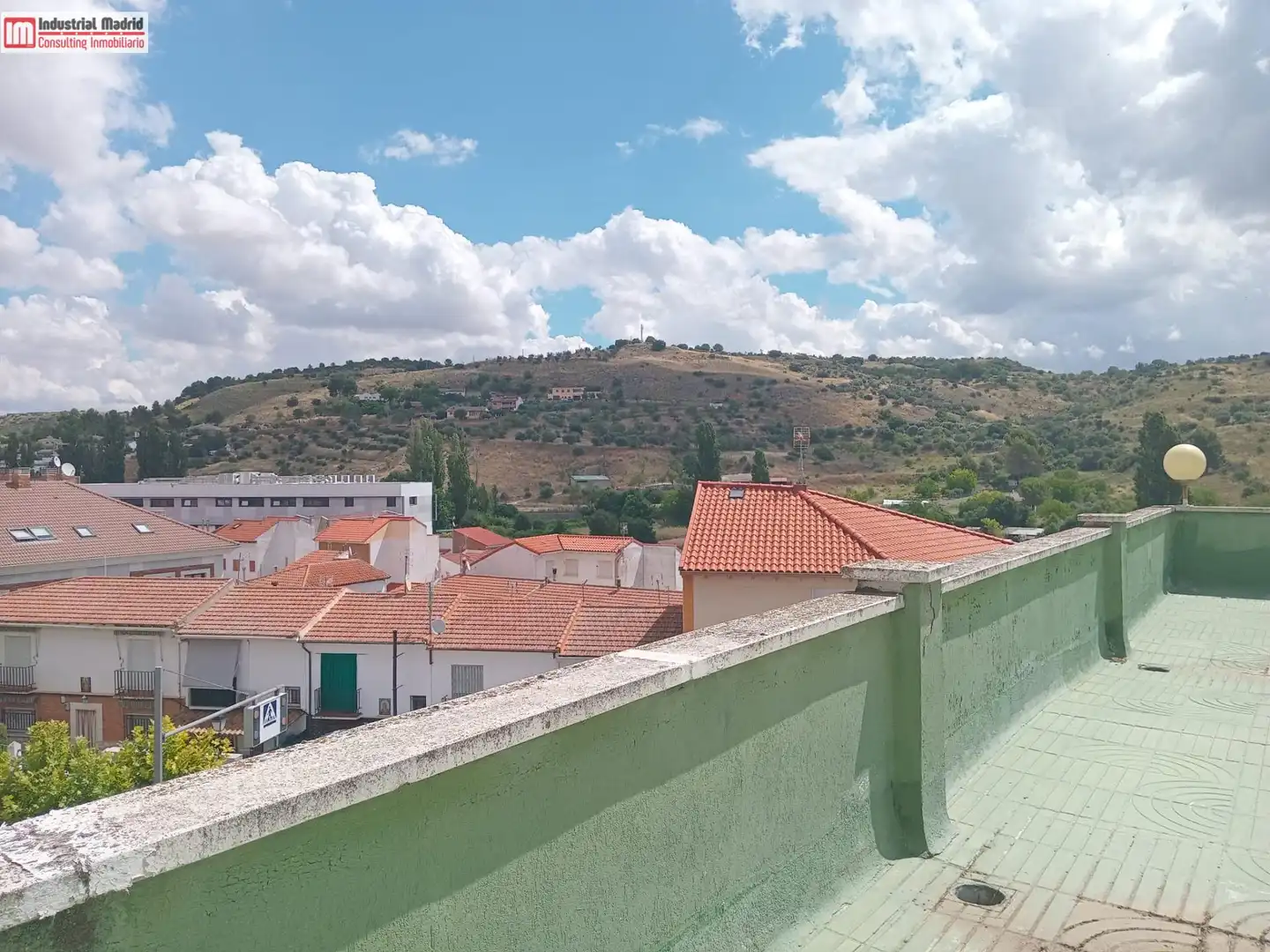 Vista exterior de Edificio en venta en Valdilecha