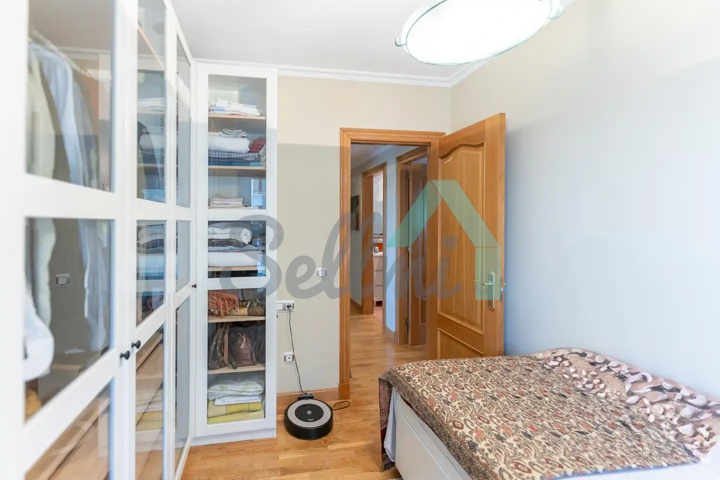 Habitación de Piso en venta en Oviedo  con Calefacción, Parquet y Trastero