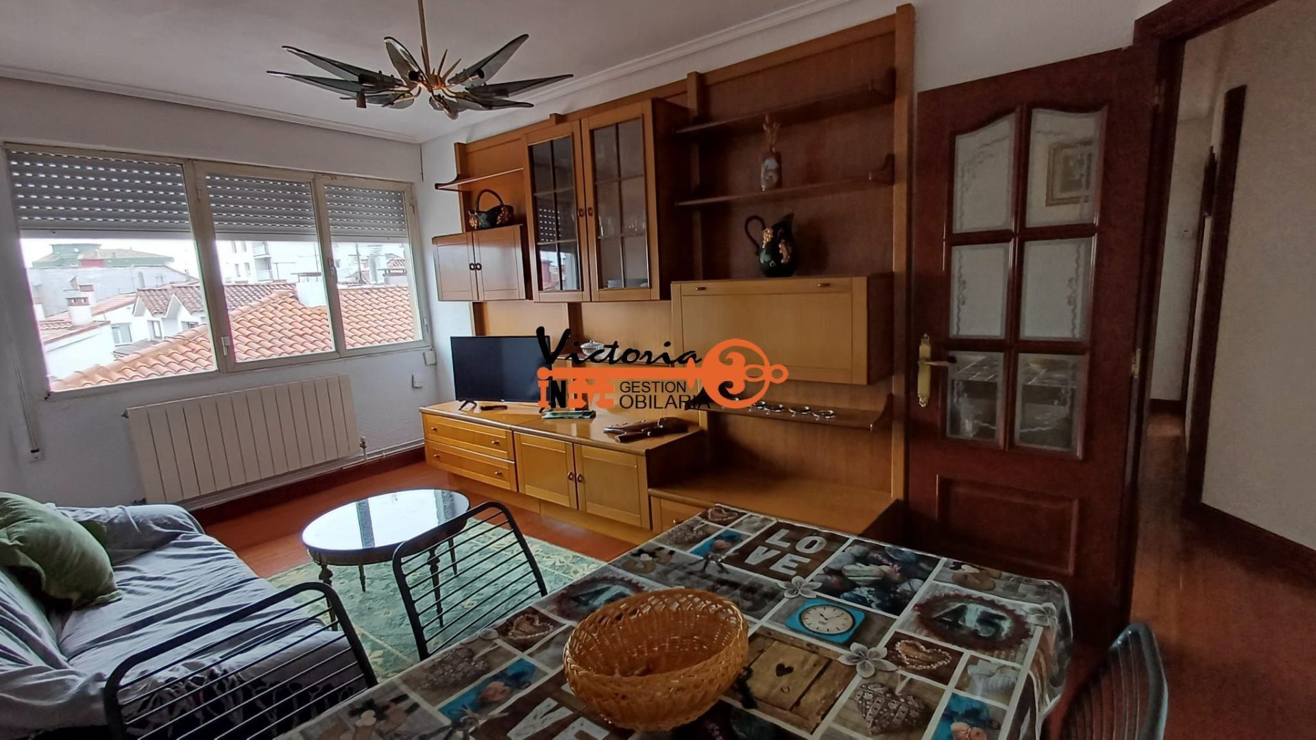 Sala d'estar de Pis en venda en Castro-Urdiales amb Calefacció