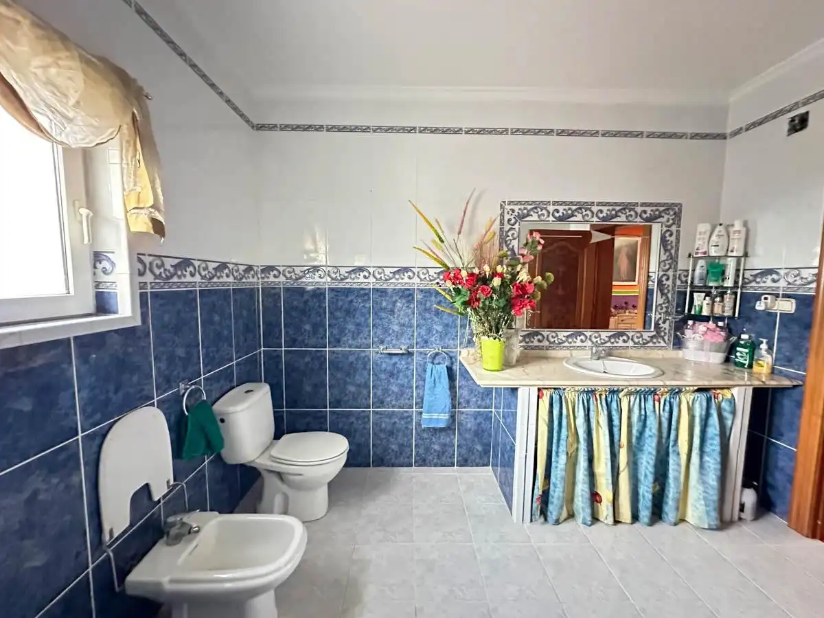 Baño de Finca rústica en venta en Los Montesinos con Jardín privado, Piscina y Amueblado