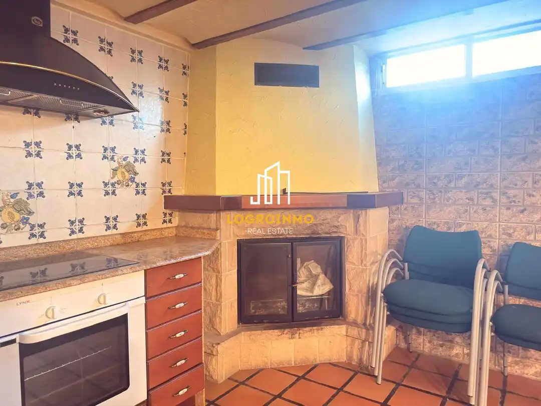 Kitchen of Detached homes for sale in  Logroño  with Heating, Private garden and Terrace