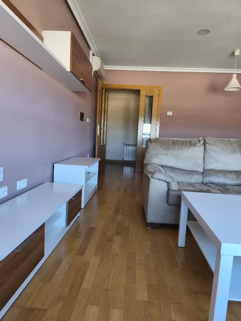 Sala de estar de Piso de alquiler en Cuenca con Aire acondicionado, Calefacción y Parquet
