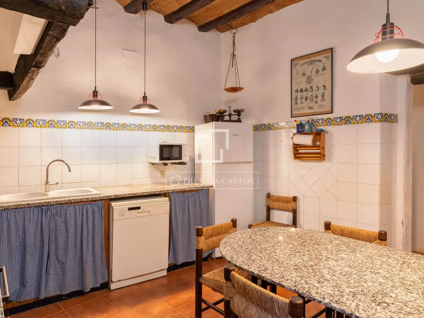 Cocina de Finca rústica en venta en Bàscara con Aire acondicionado, Calefacción y Jardín privado