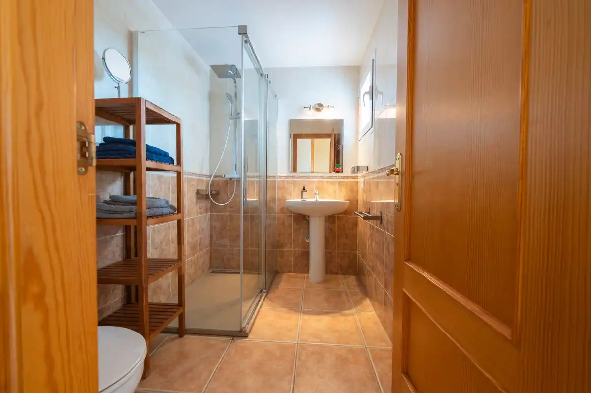 Baño de Casa adosada en venta en Sant Antoni de Portmany con Aire acondicionado, Calefacción y Jardín privado