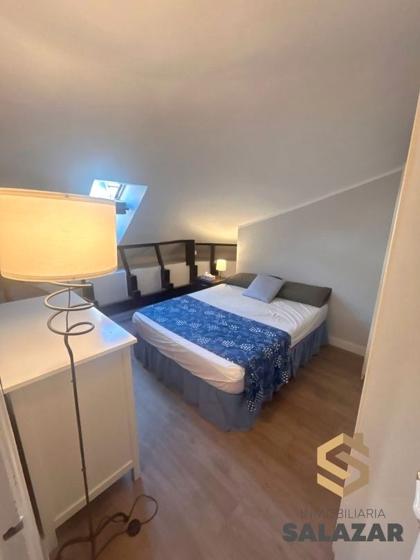 Bedroom of Attic to rent in Bilbao   with Heating and Microwave