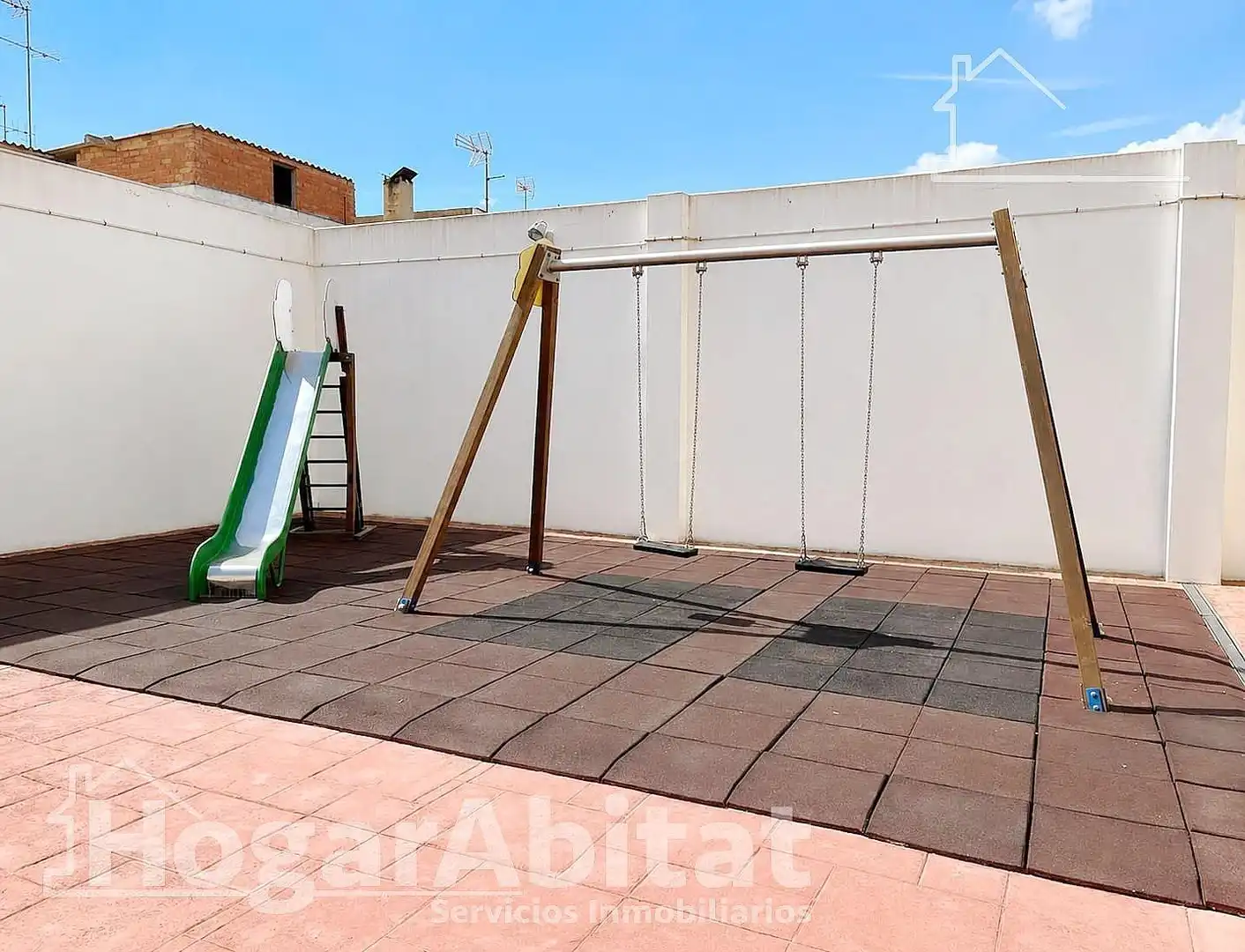 Flat for sale in Calle Ribesalbes, Madrigal