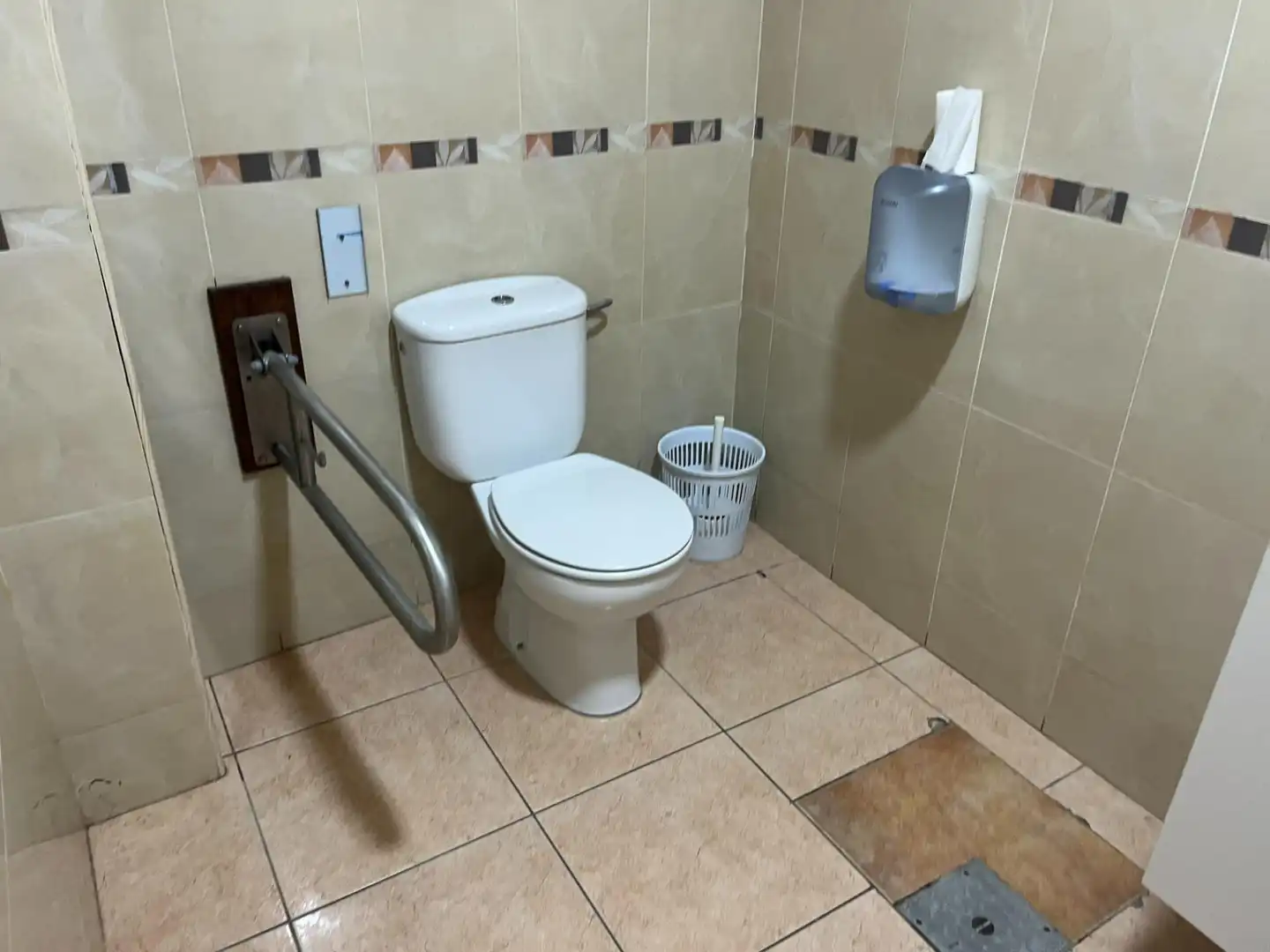 Badezimmer von Geschaftsraum zur Miete in Rincón de la Victoria mit Klimaanlage und Möbliert