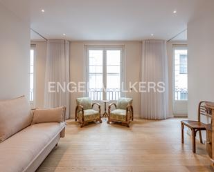 Sala d'estar de Apartament de lloguer en  Barcelona Capital amb Aire condicionat, Calefacció i Parquet