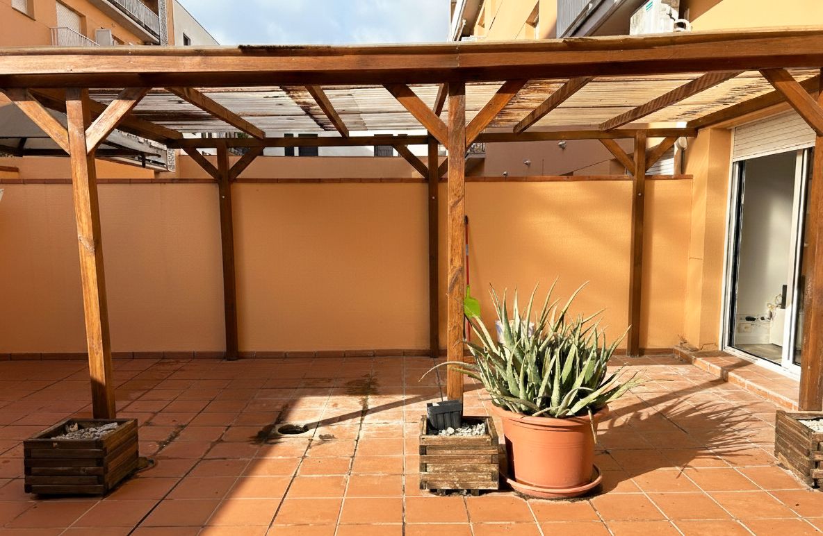 Terrassa de Planta baixa en venda en Girona Capital amb Aire condicionat, Calefacció i Forn