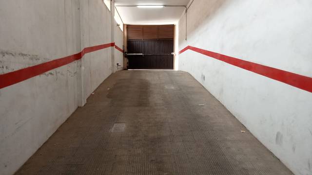 Garaje en Alquiler en Avinguda de la Mestra Josefina Fernández, 48 en Alquenència - Venècia