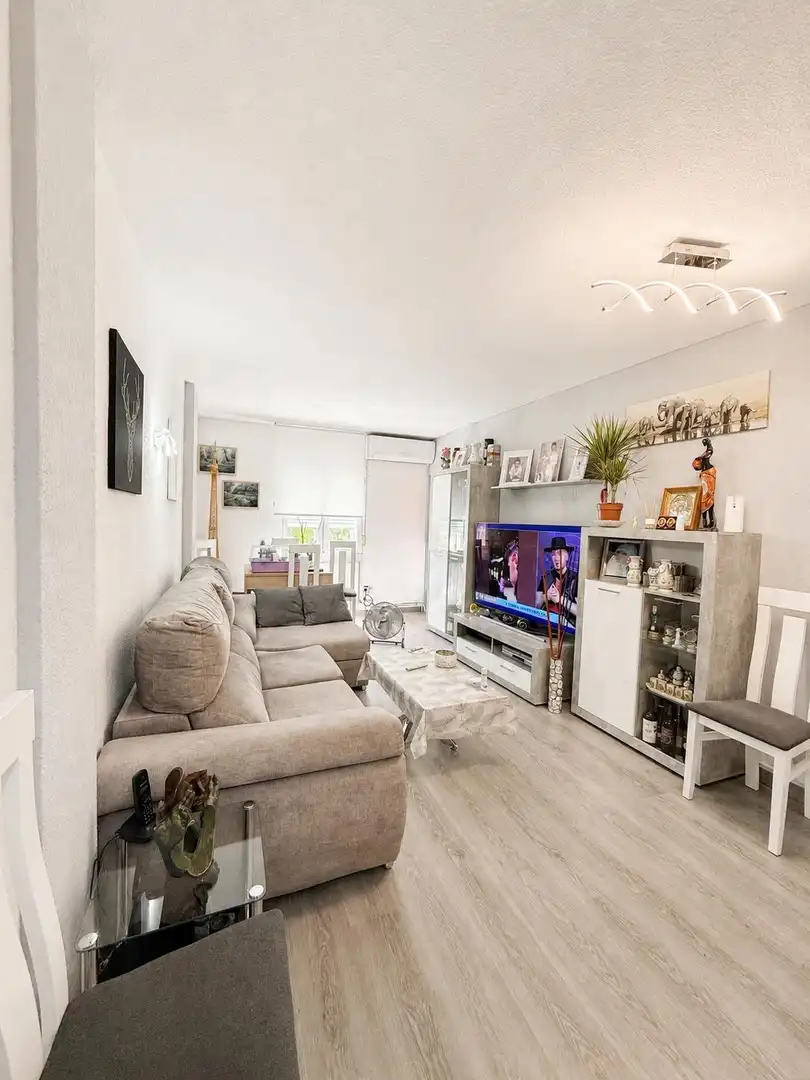Living room of Flat for sale in Parla  with Heating, Parquet flooring and Terrace