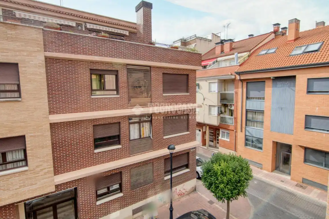 Vista exterior de Piso en venta en Valladolid con Calefacción y Trastero