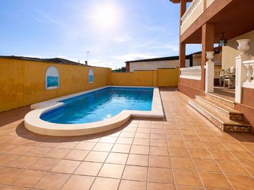 Detached house with balcony for sale in Láchar
