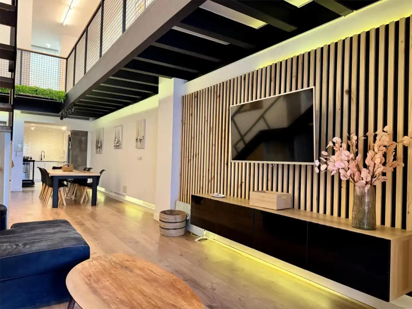 Flat for rent in Vigo   with Parquet flooring, Storage room and Furnished
