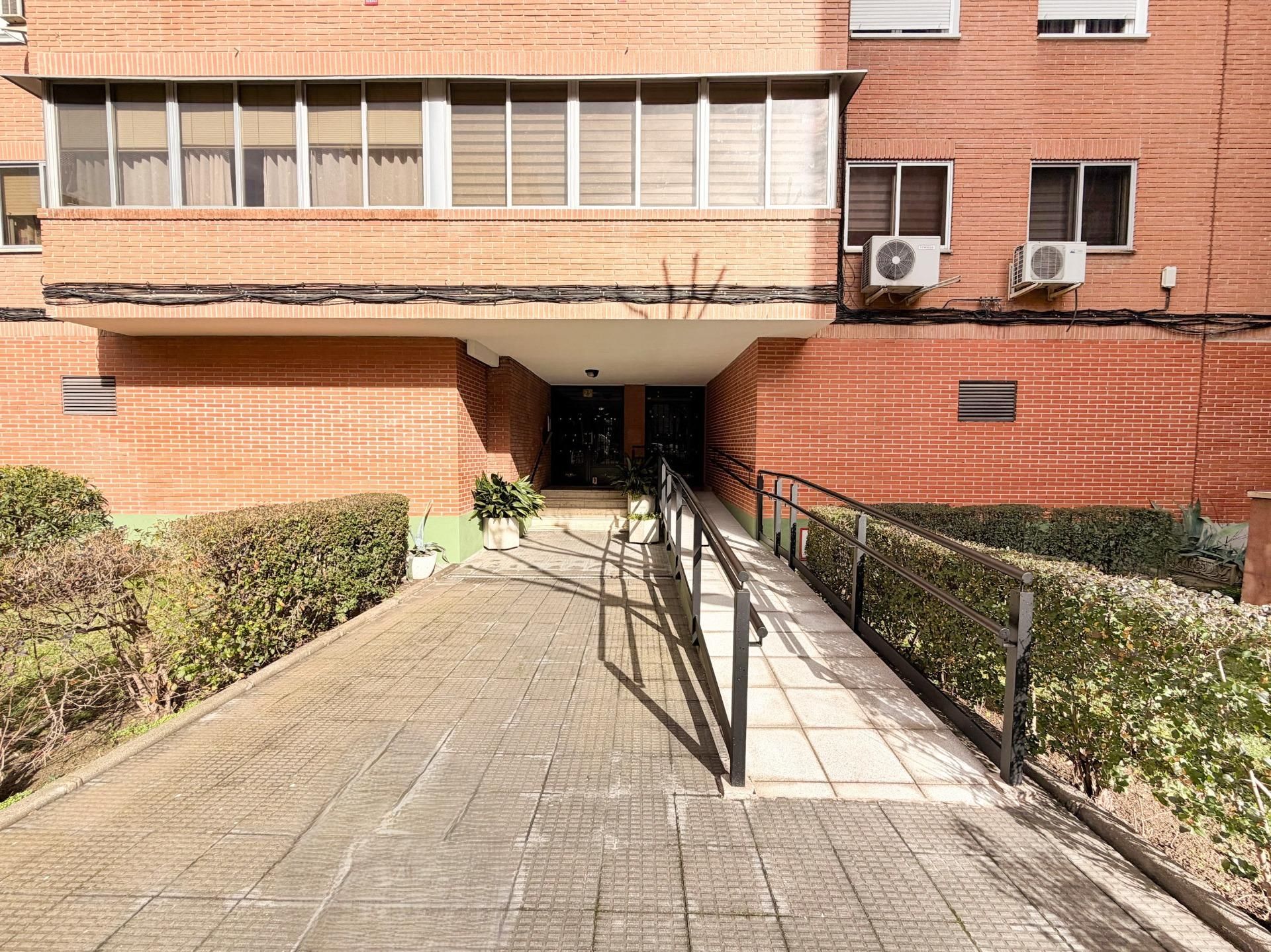 Exterior view of Flat for sale in Coslada  with Air Conditioner, Heating and Parquet flooring