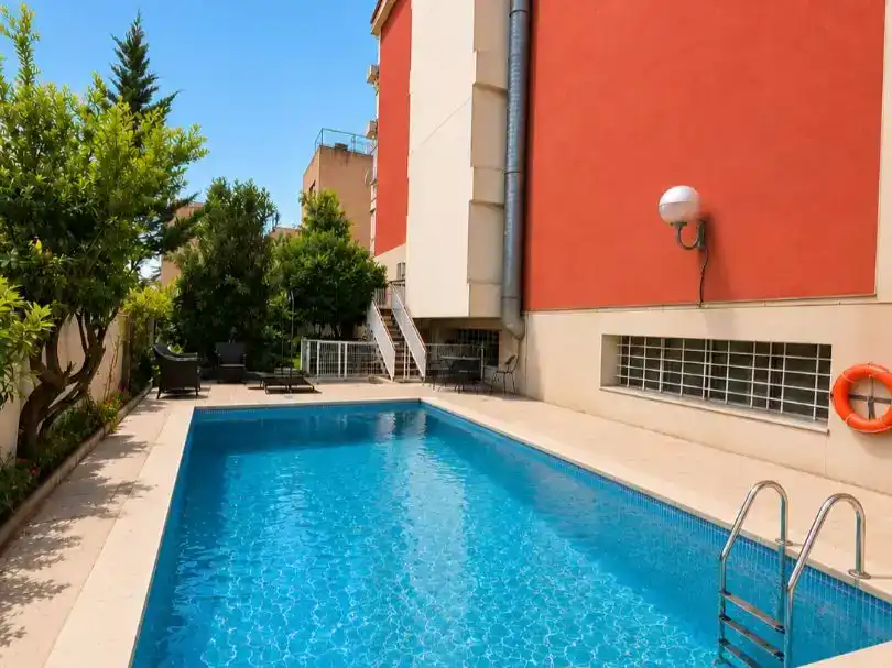 Piscina de Piso en venta en Madrid con Aire acondicionado, Jardín privado y Parquet