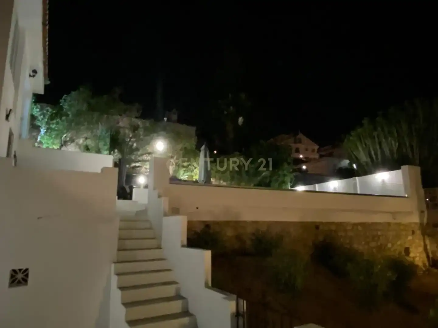Vista exterior de Casa o chalet en venta en Fuengirola con Aire acondicionado, Jardín privado y Trastero