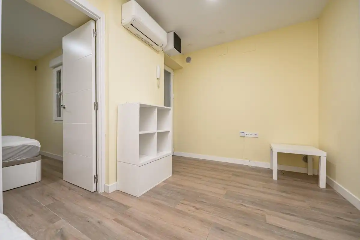 Schlafzimmer von Erdgeschoss zum Verkauf in Madrid mit Klimaanlage, Heizung und Möbliert