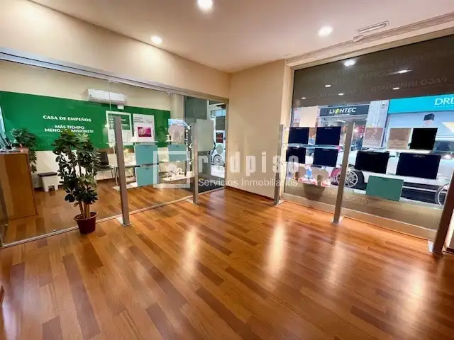 Local comercial en venda a Centro, imagen 2