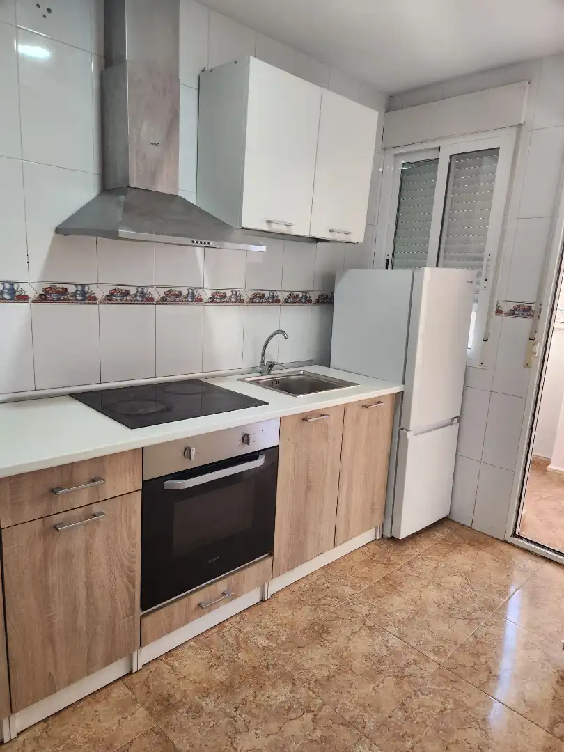 Flat for rent in Calle Sevilla Moreno, 20, Centro
