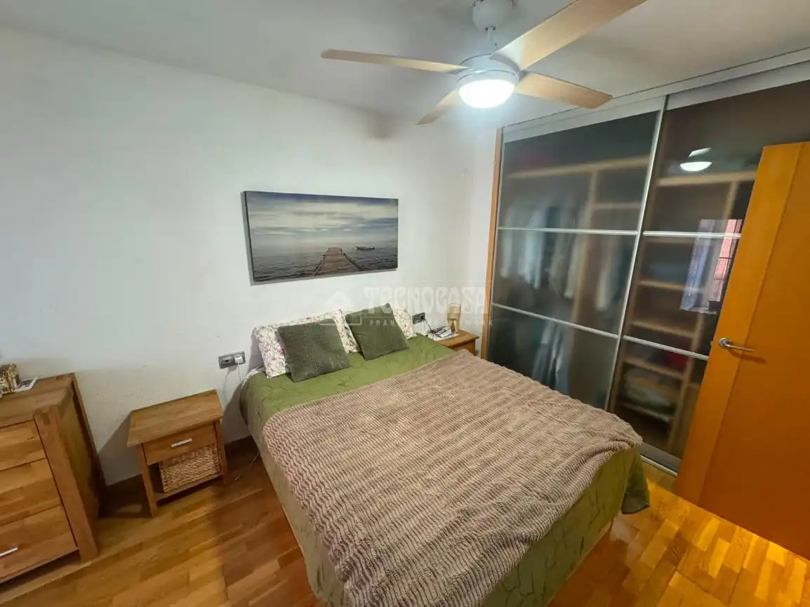 Habitación de Piso en venta en Valencia con Aire acondicionado, Trastero y Amueblado
