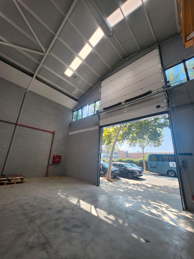 Nau industrial de lloguer en L'Hospitalet de Llobregat