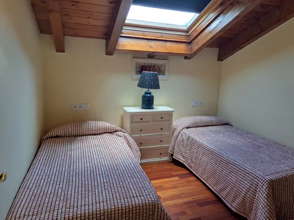 Schlafzimmer von Haus oder Chalet zur Miete in Osséja mit Heizung, Privatgarten und Möbliert