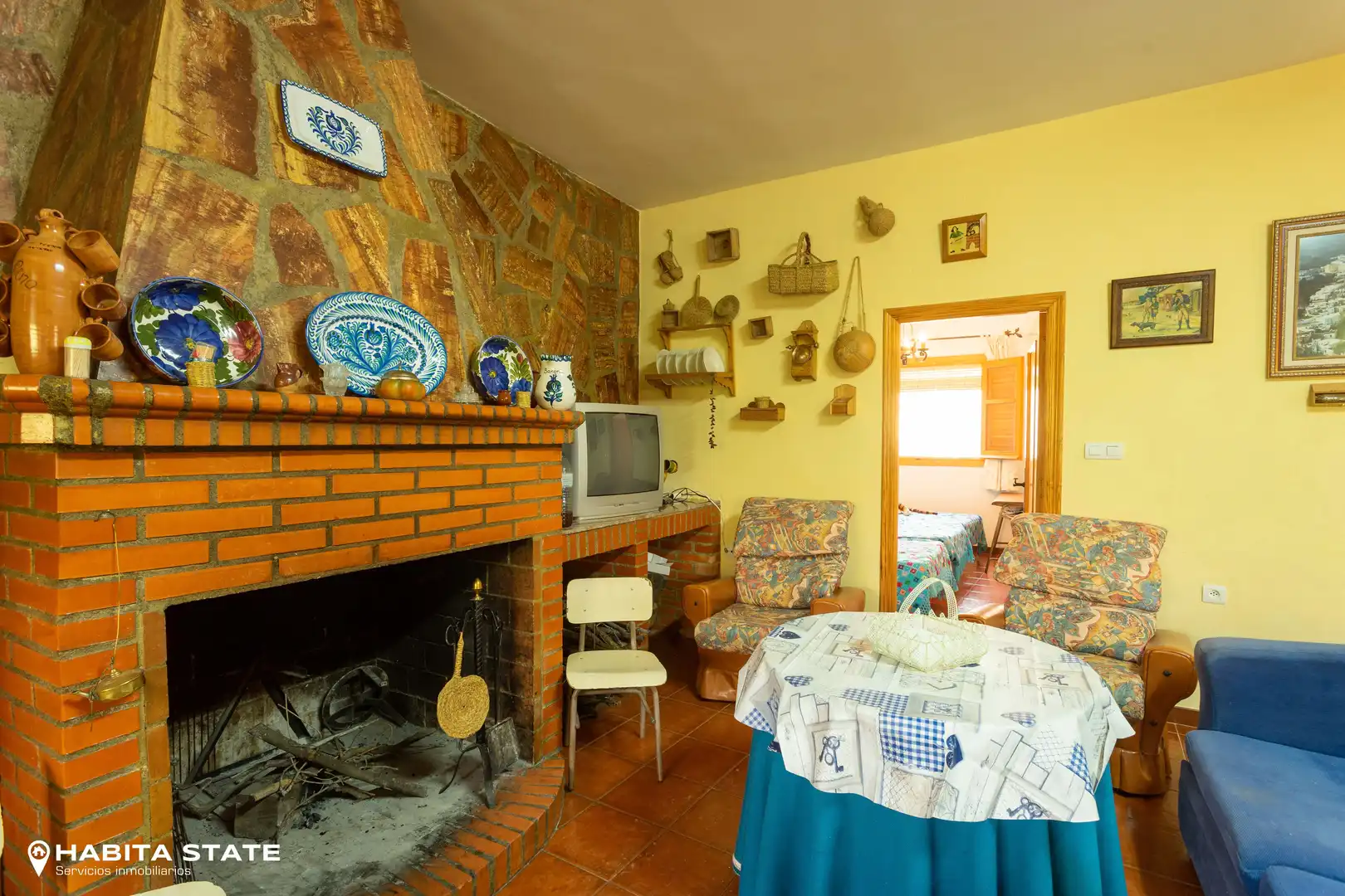 Sala d'estar de Finca rústica en venda en Canjáyar amb Jardí privat i Moblat