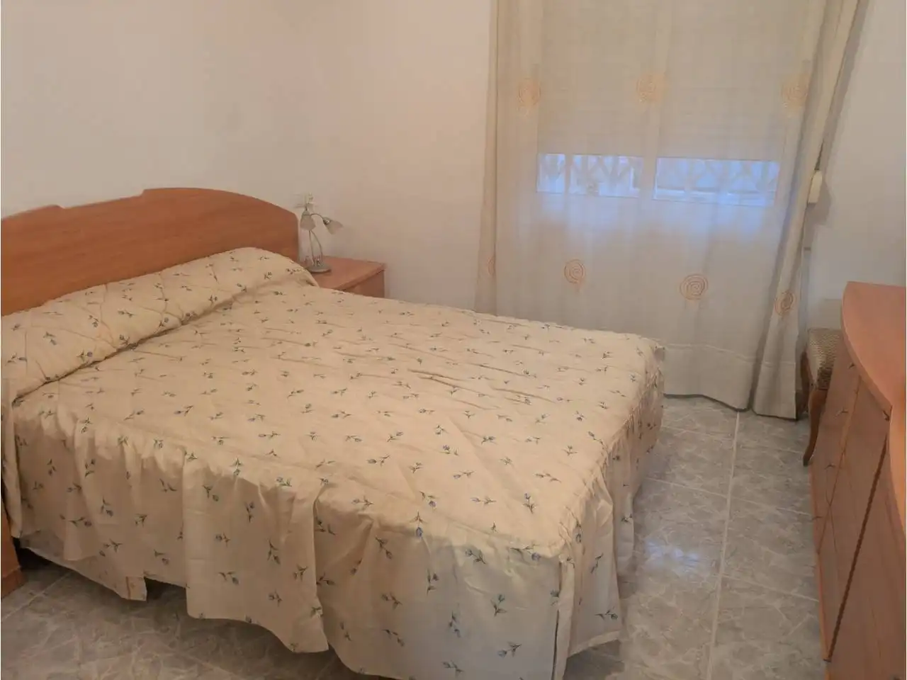 Habitación de Piso de alquiler en Elda con Amueblado