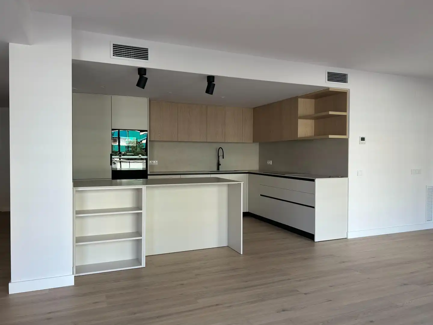 Apartamento en venta en Rambla JOSEP TARRADELLAS, 5, Centre