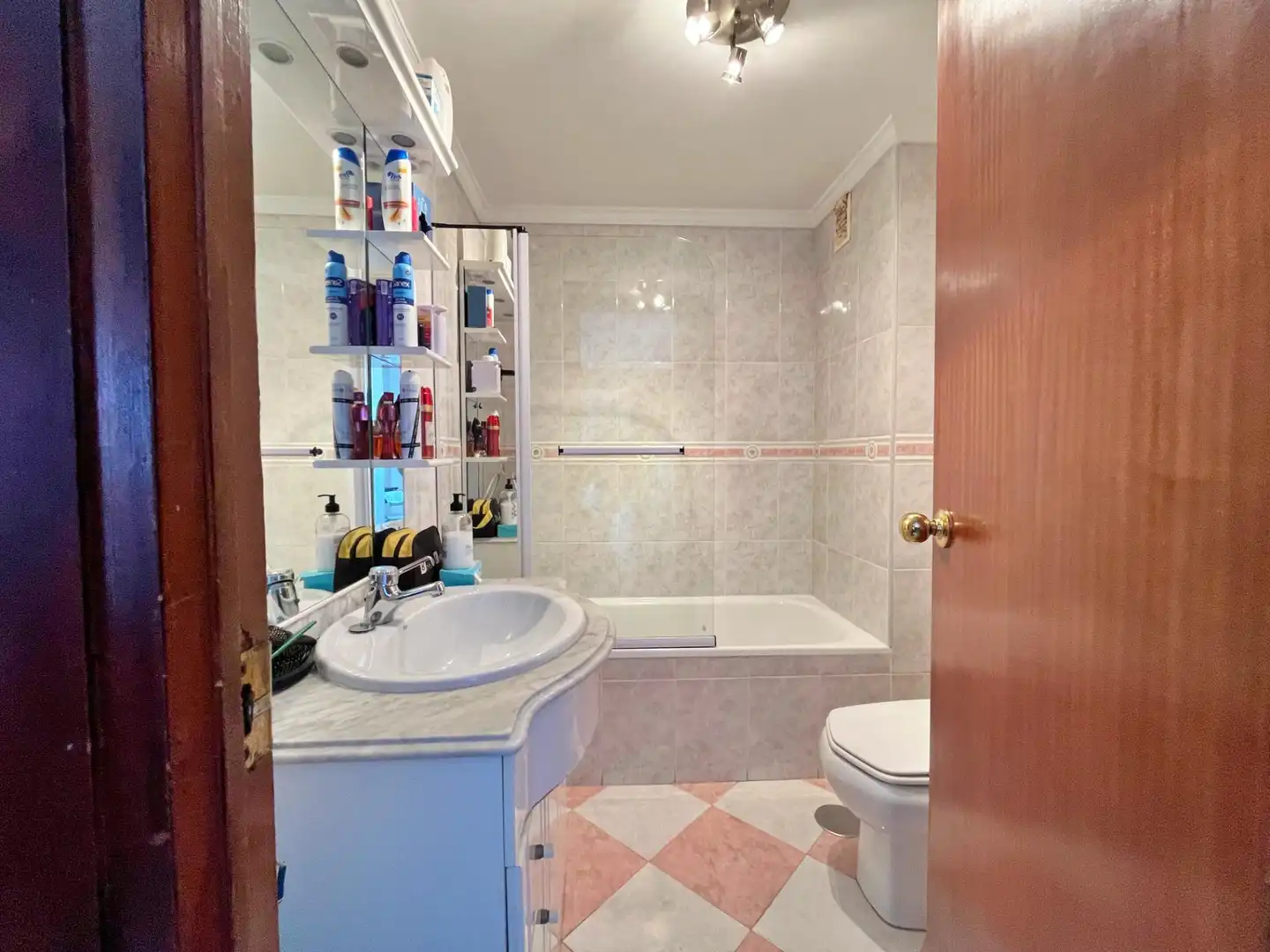 Baño de Piso en venta en Málaga con Jardín privado, Terraza y Amueblado