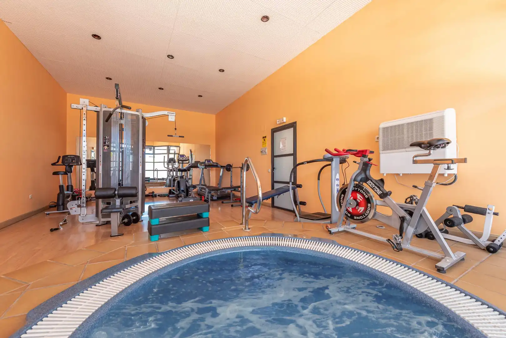 Piscina de Piso en venta en Madrid con Trastero