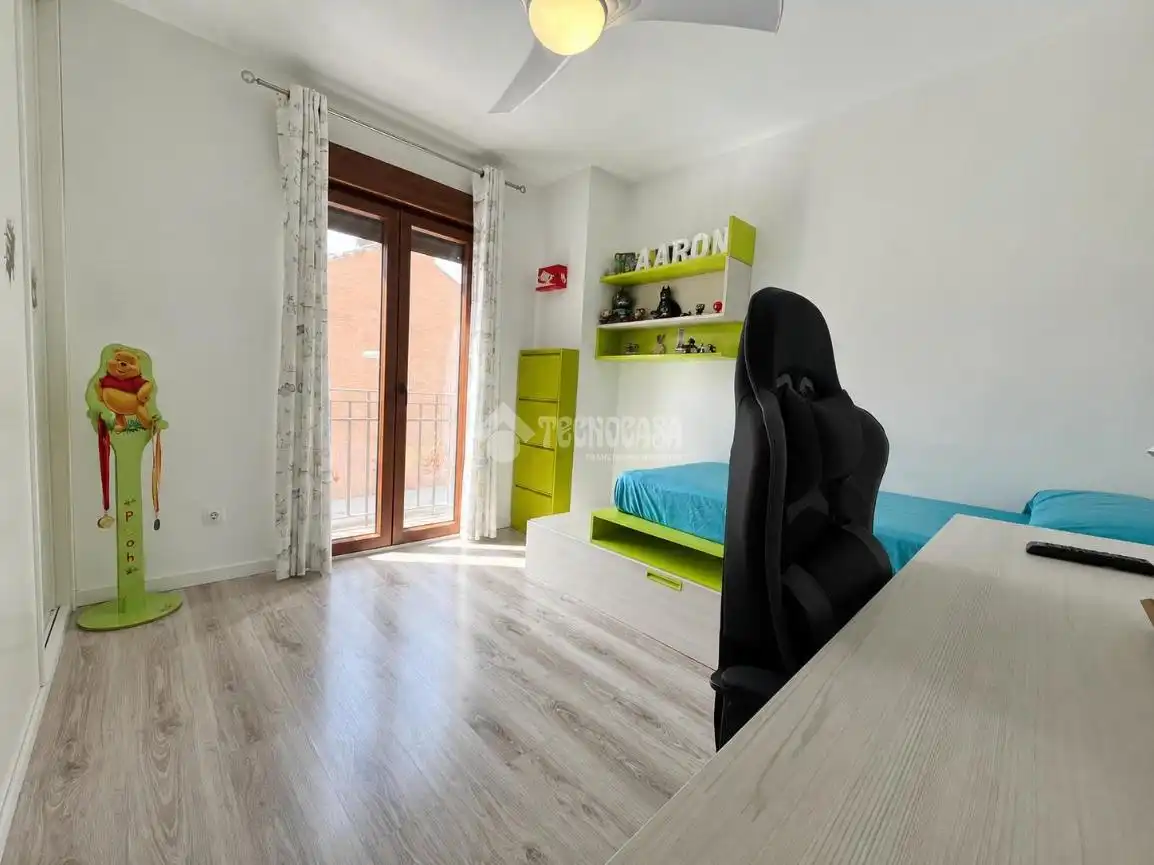 Casa aparellada amb jardí en venda a San Martín de la Vega, imagen 17
