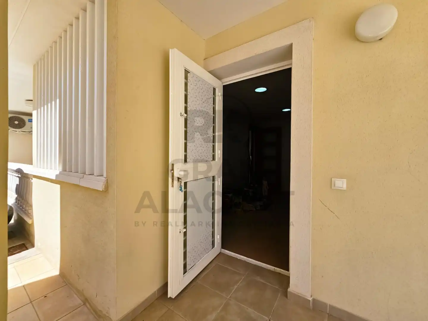 Planta baja en venta en Santa Pola con Aire acondicionado, Calefacción y Jardín privado