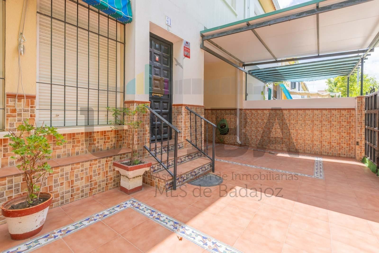 Single-family semi-detached for sale in Badajoz Capital  with Terrace and Balcony