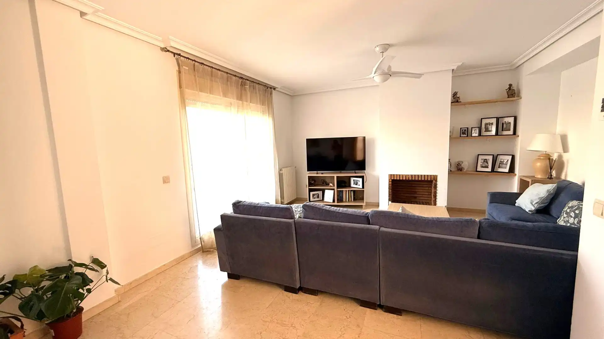 Sala de estar de Casa o chalet en venta en Madrid con Aire acondicionado, Calefacción y Jardín privado