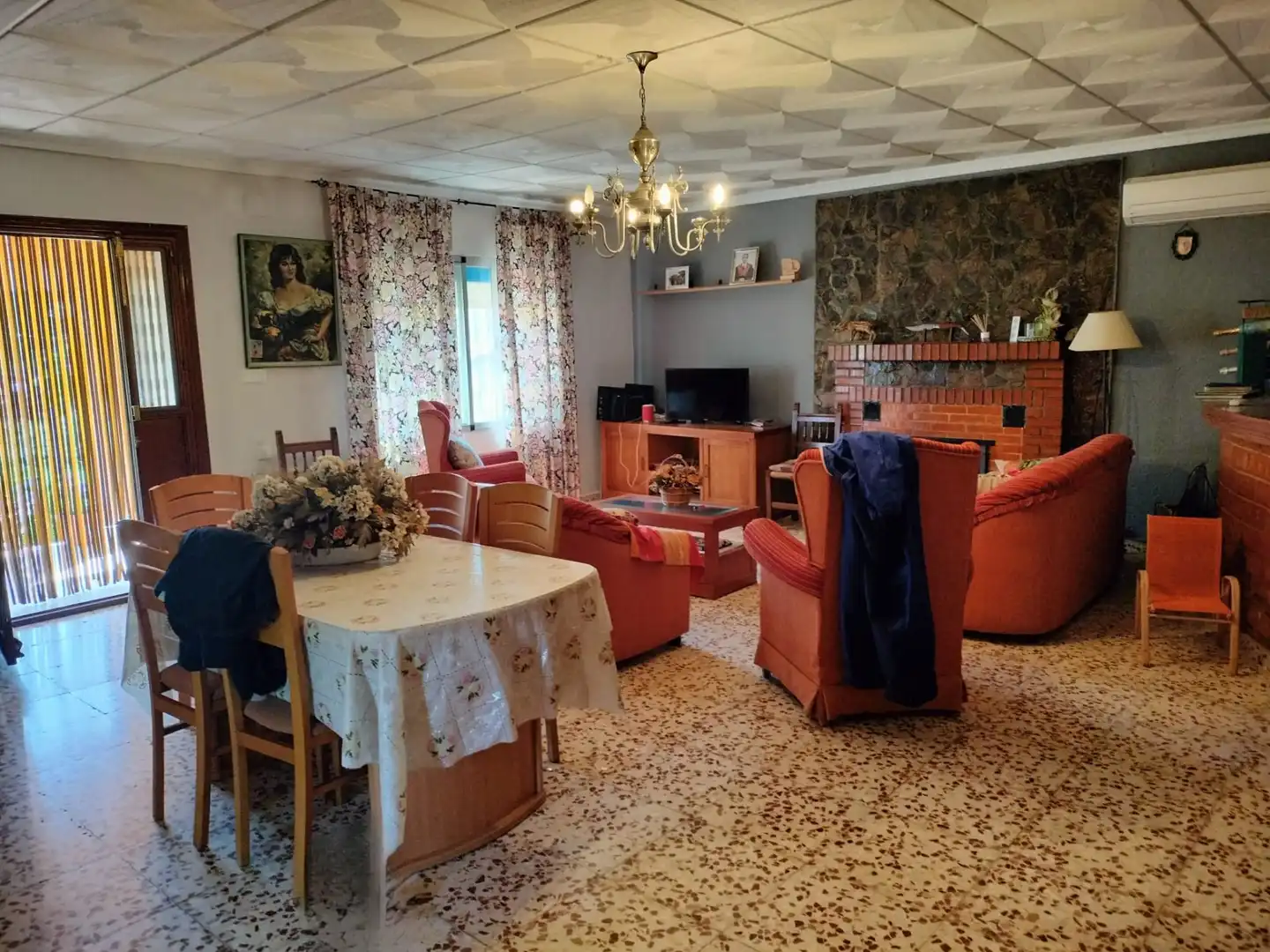 Sala de estar de Casa o chalet en venta en Almodóvar del Campo con Aire acondicionado, Calefacción y Terraza