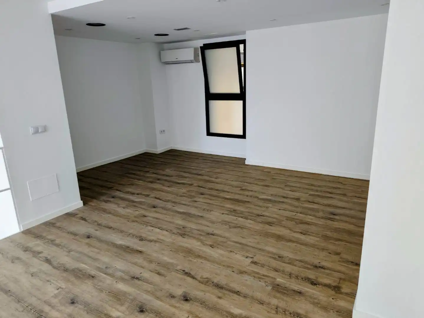 Büro zur Miete in Madrid mit Klimaanlage und Internet