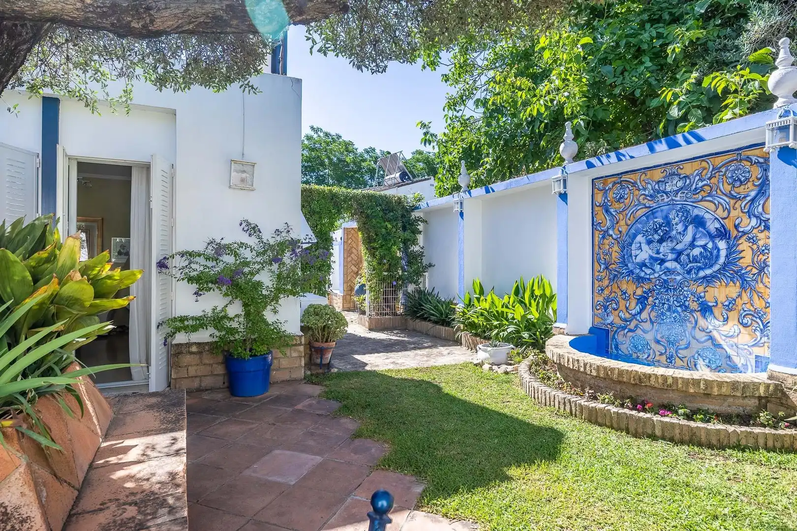 Garten von Haus oder Chalet zum Verkauf in Tomares mit Klimaanlage, Heizung und Privatgarten
