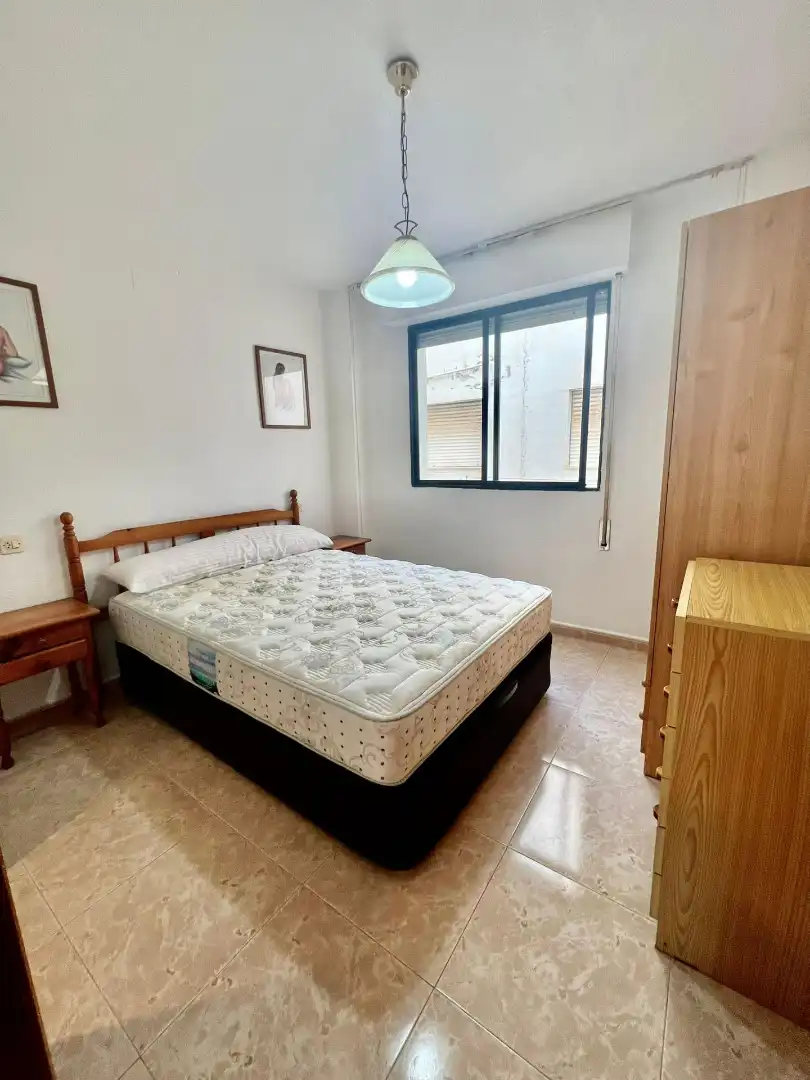 Habitación de Piso en venta en Torrevieja con Amueblado y Piscina comunitaria