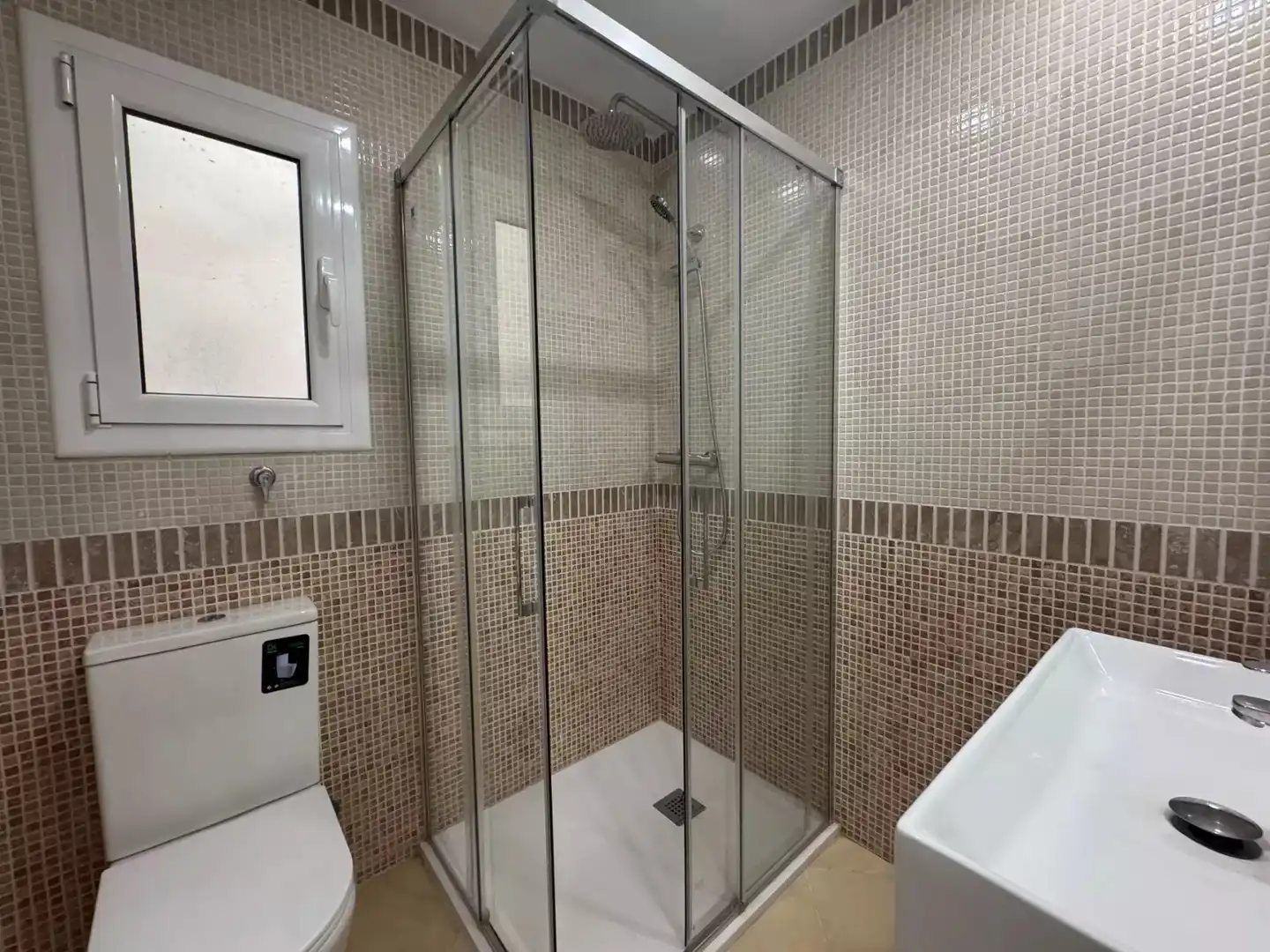Bathroom of Flat for sale in Colera  with Air Conditioner, Parquet flooring and Balcony